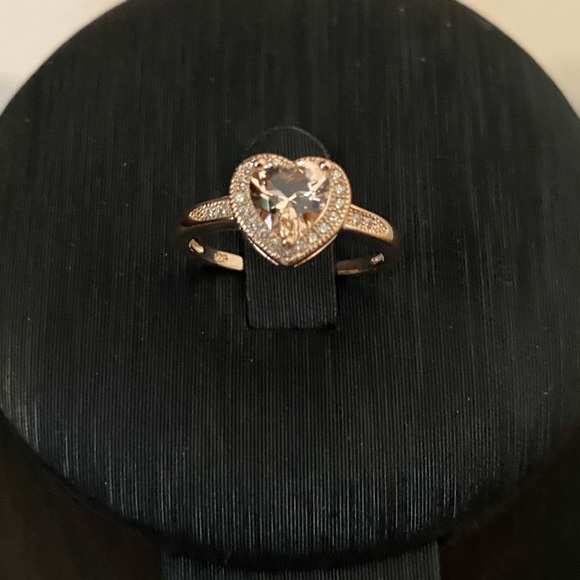 Rose Gold Heart Ring - Picture 3 of 5